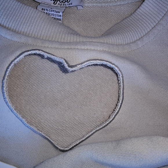 Manifest by Offline Heart Cut Out Cropped Sweatshirt - Picture 4 of 8